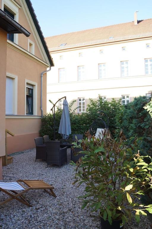 "Ferienwohnung Am Schloss" - Ferienwohnung Mit Blick Auf Das Barbyer Schloss, 5 Gehminuten Bis Zur Elbe Exterior photo